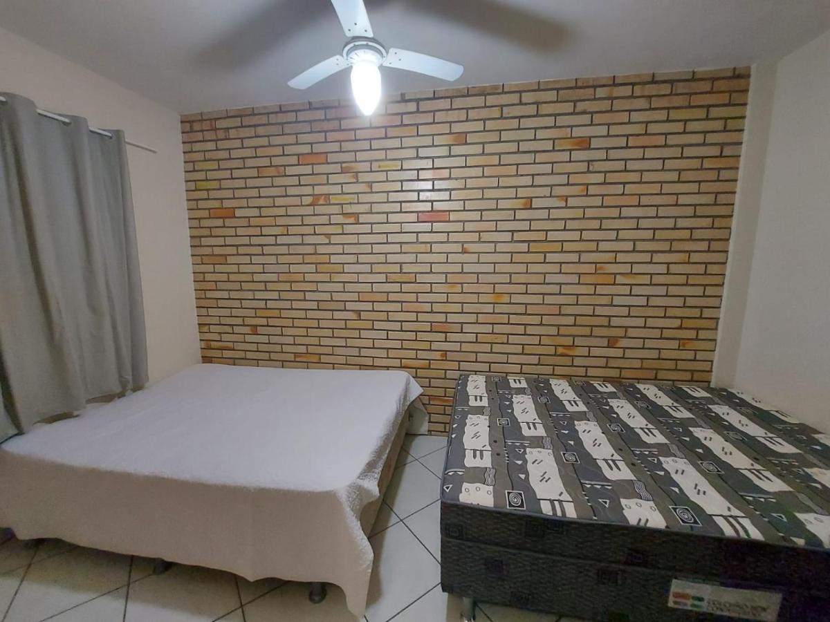 Apartamento 12 - Bombinhas - 200 Metros Da Praia Exteriör bild