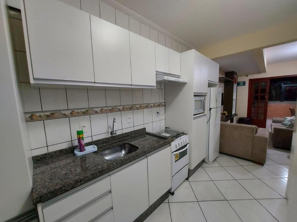 Apartamento 12 - Bombinhas - 200 Metros Da Praia Exteriör bild