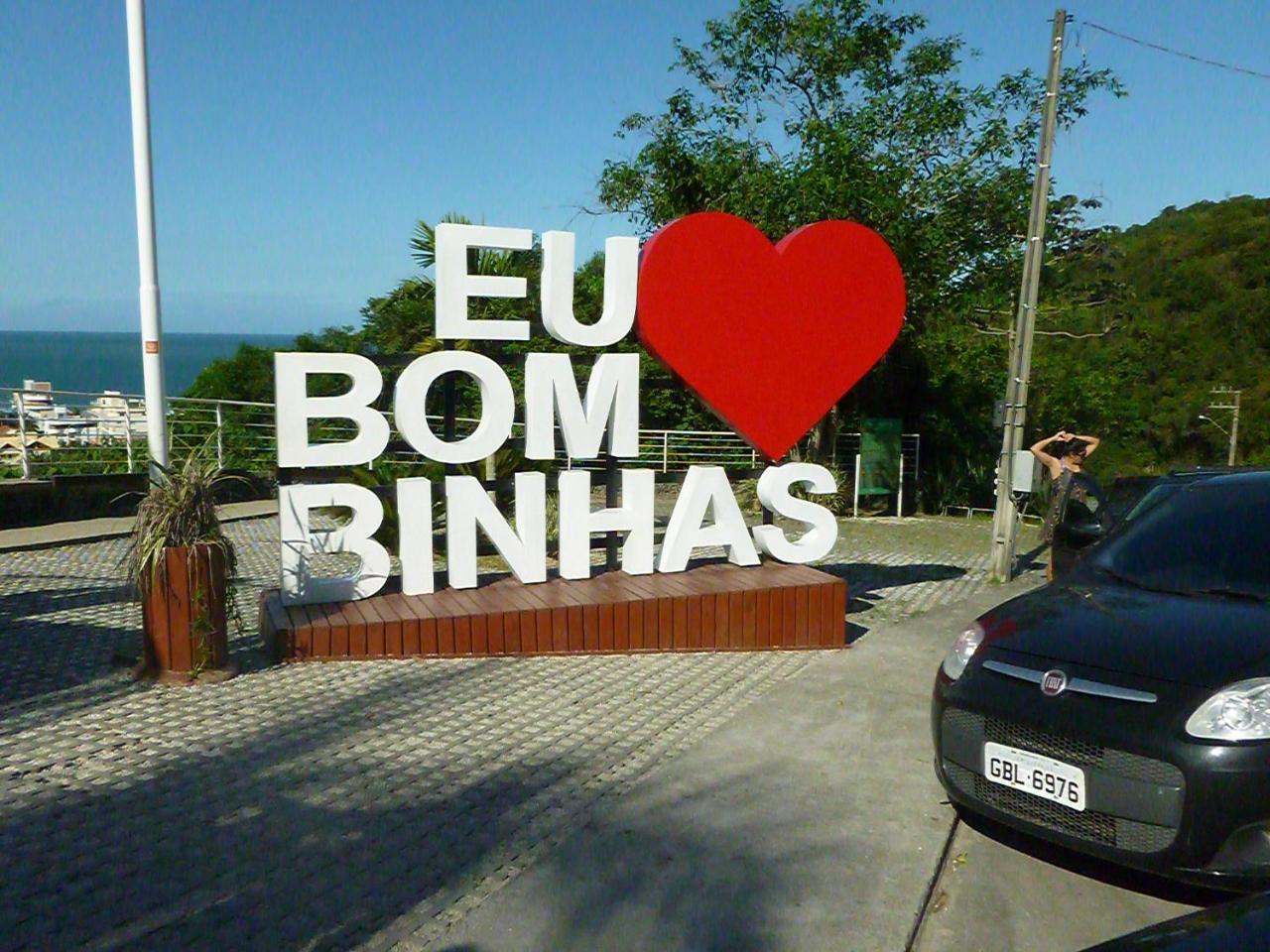 Apartamento 12 - Bombinhas - 200 Metros Da Praia Exteriör bild