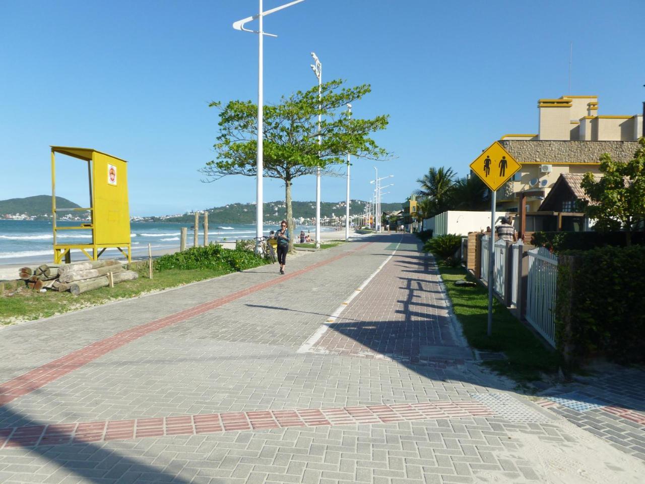 Apartamento 12 - Bombinhas - 200 Metros Da Praia Exteriör bild