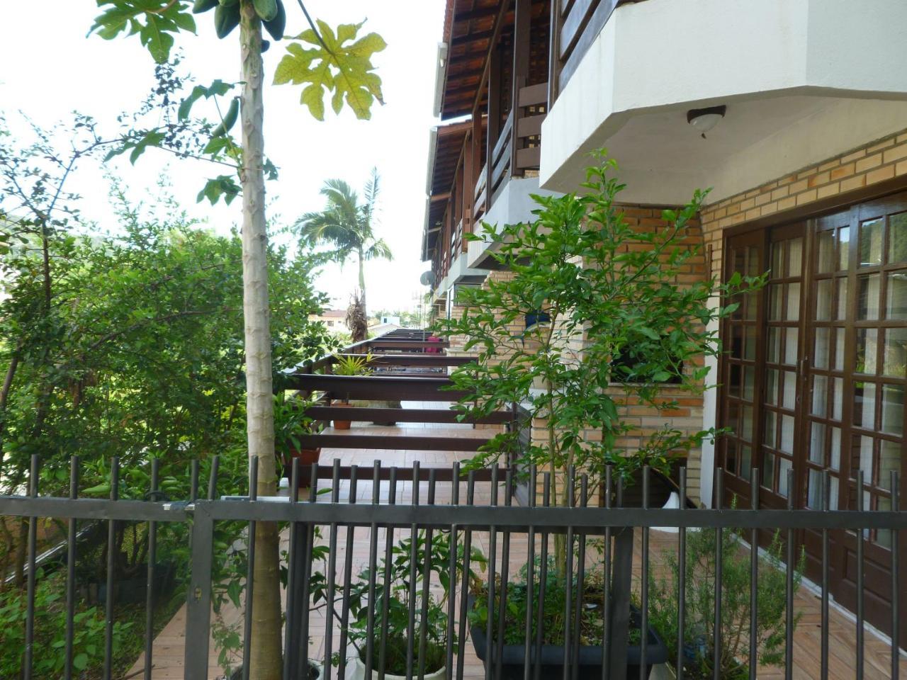 Apartamento 12 - Bombinhas - 200 Metros Da Praia Exteriör bild