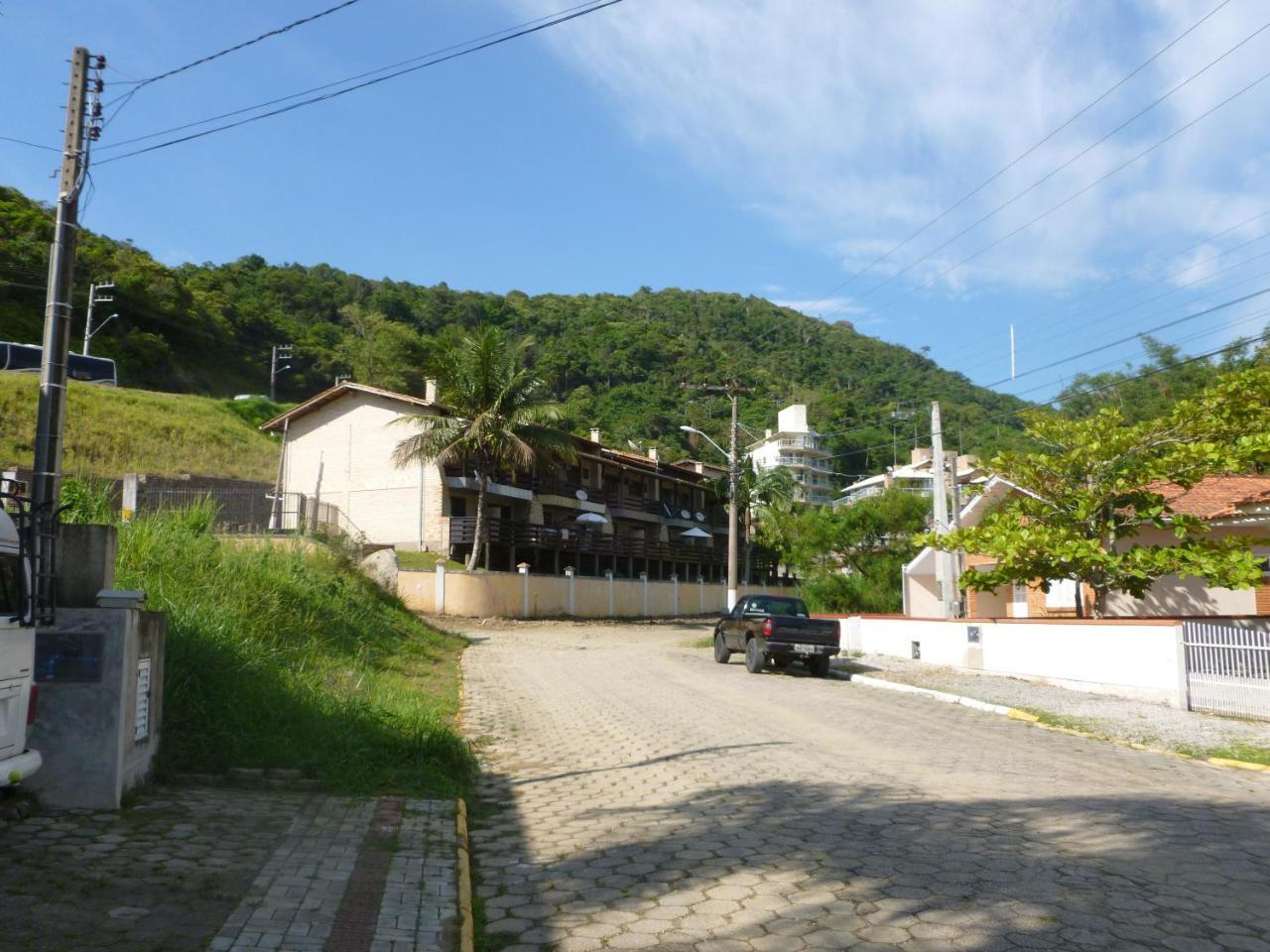 Apartamento 12 - Bombinhas - 200 Metros Da Praia Exteriör bild
