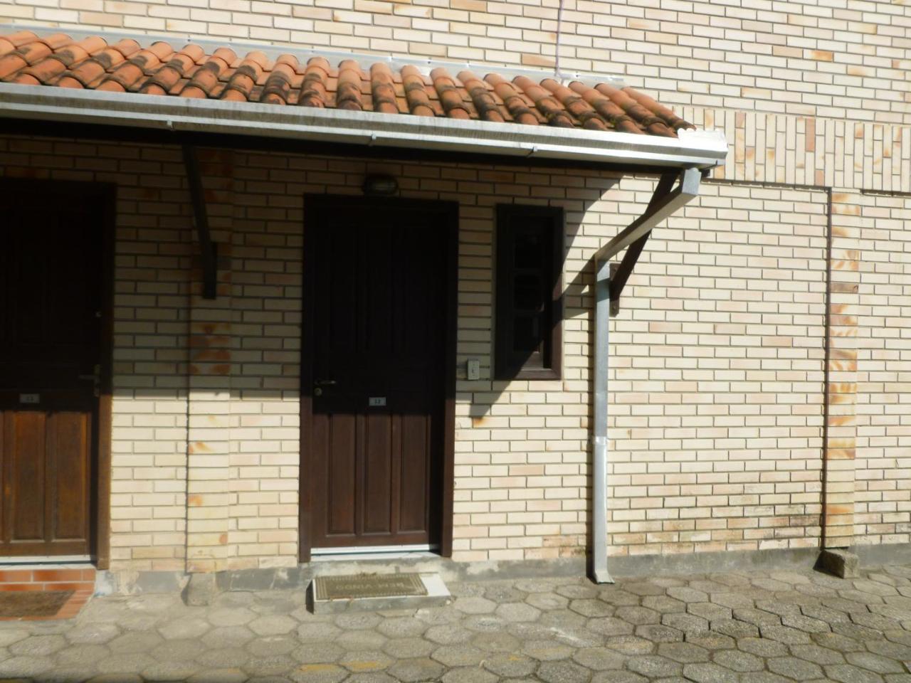 Apartamento 12 - Bombinhas - 200 Metros Da Praia Exteriör bild